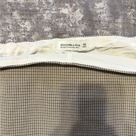 Abercrombie & Fitch Beige Checkered Mini Skirt - Picture 2 of 4